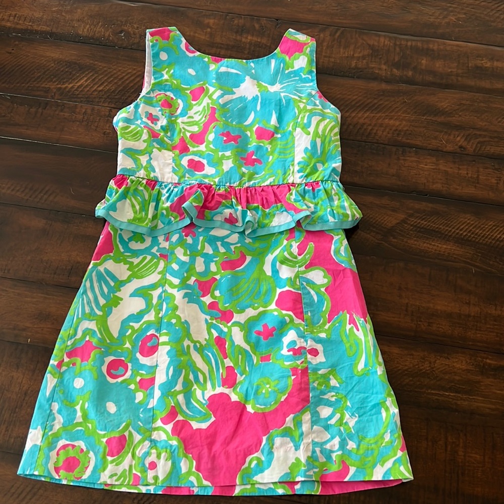 Girls Lilly Pulitzer Dress. Size 10. Fully lined. Cute trim and gold zipper.
